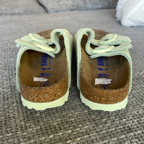 NWT! BIRKENSTOCK Suede Soft Footbed Sandals! - Picture 10 of 16